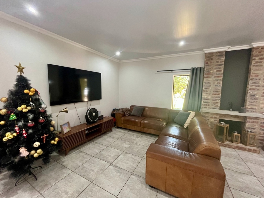 3 Bedroom Property for Sale in La Hoff North West